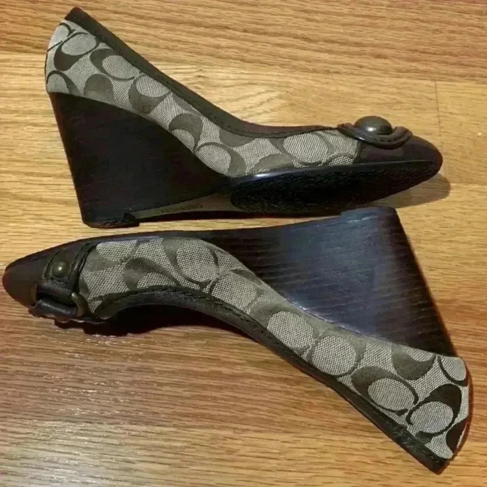 COPY - Vintage authentic  classic Coach wedge heels
